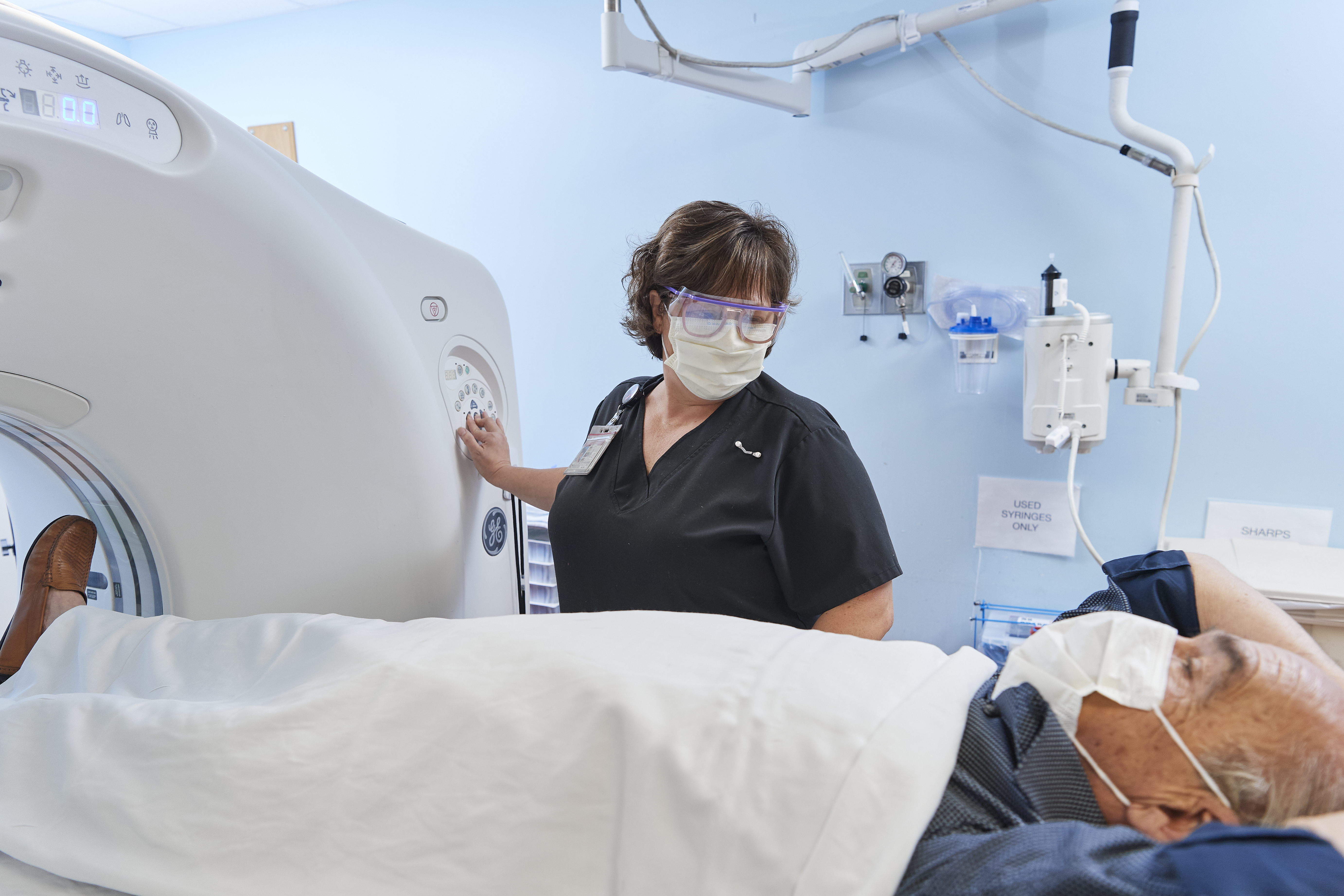 A Temple lung patient undergoes a scan
